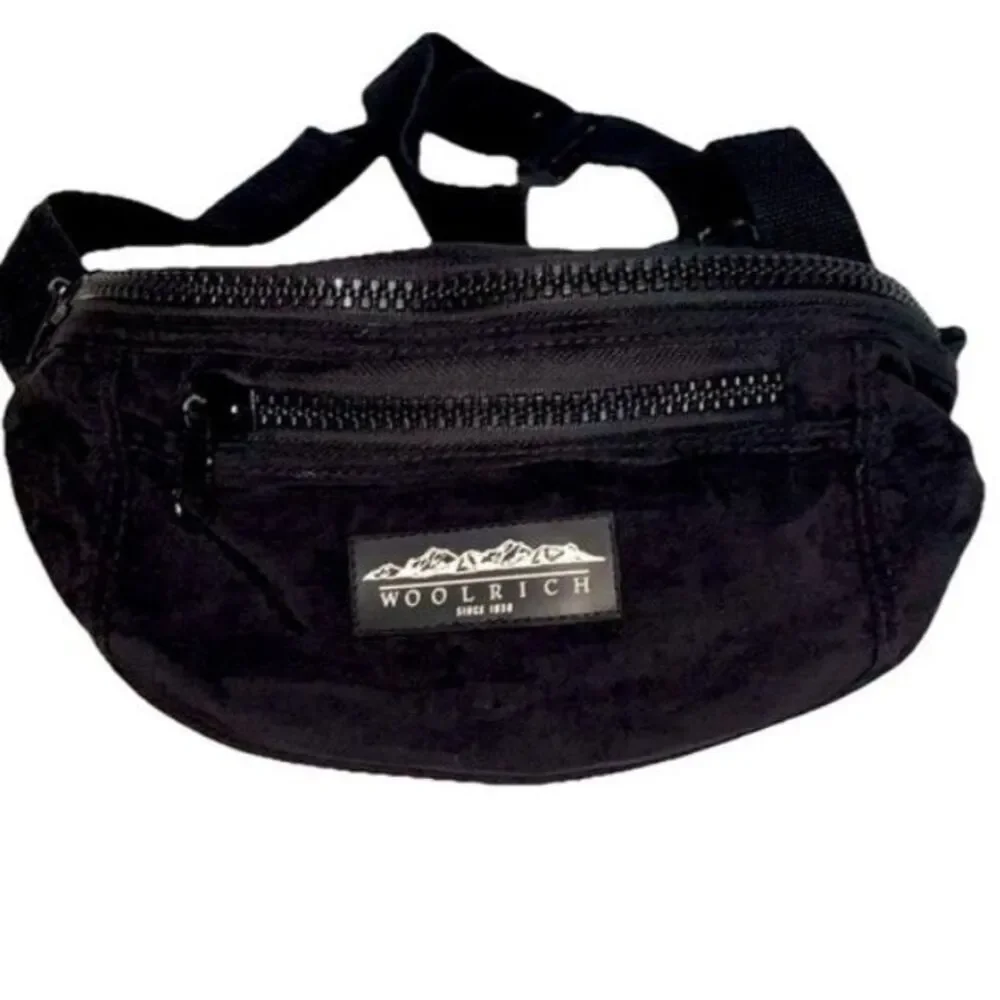 Woolrich Unisex Black Nylon Front Logo Fanny Pack Belt Bag